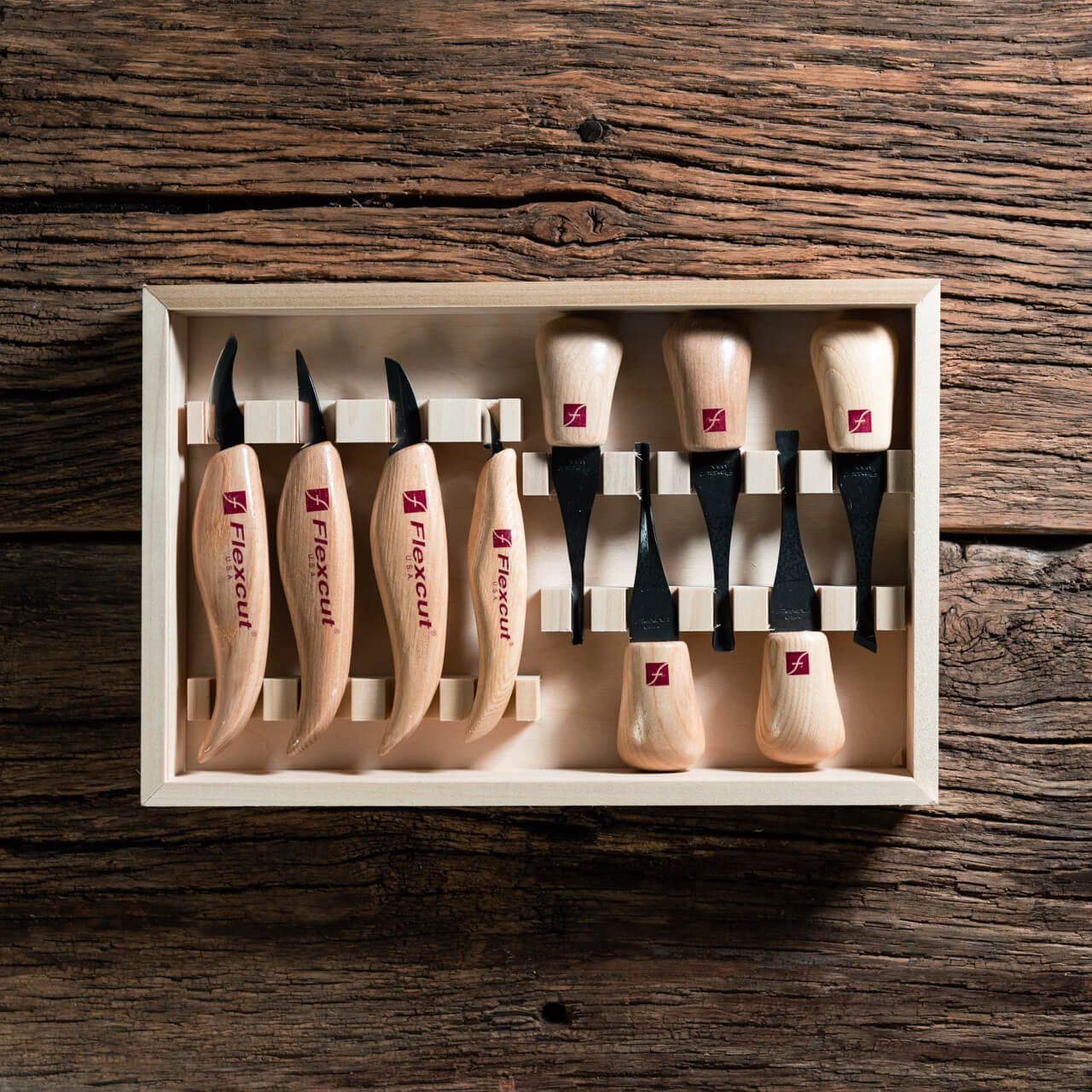 KN700 Deluxe Palm & Knife Set